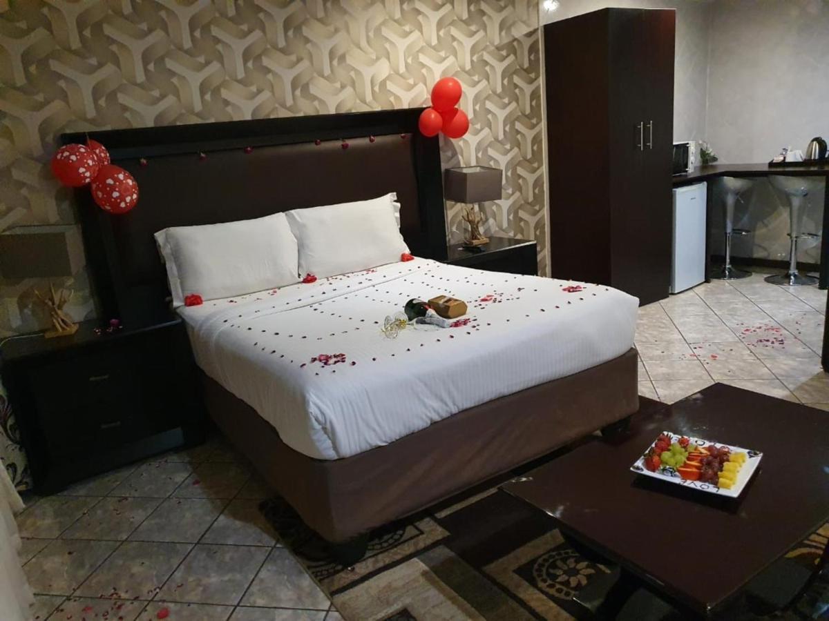באנוני Ecotel Premier Lodge & Conference Centre מראה חיצוני תמונה