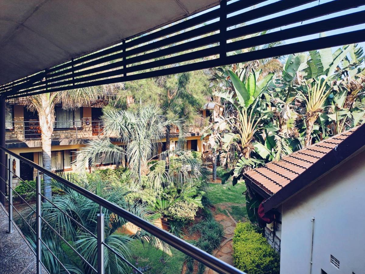 באנוני Ecotel Premier Lodge & Conference Centre מראה חיצוני תמונה
