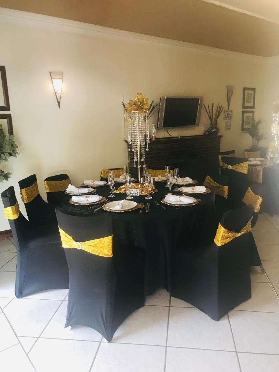 באנוני Ecotel Premier Lodge & Conference Centre מראה חיצוני תמונה
