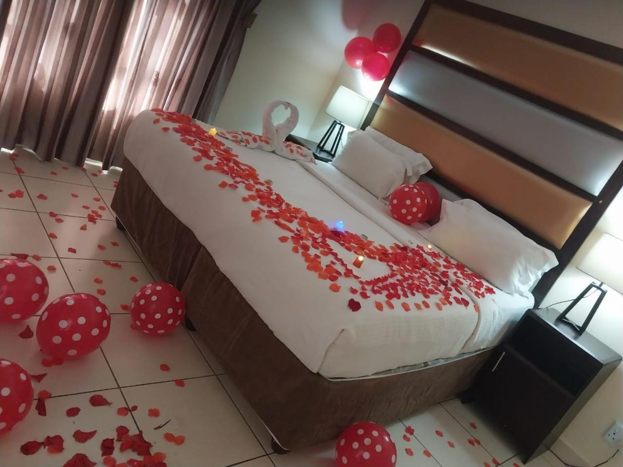 באנוני Ecotel Premier Lodge & Conference Centre מראה חיצוני תמונה